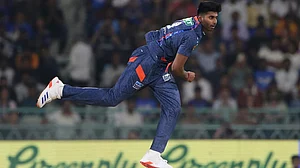 (AP Photo/Surjeet Yadav) : Lucknow Super Giants Mayank Yadav bowls a delivery during the Indian Premier League cricket match between Gujarat Titans and Lucknow Super Giants in Lucknow, India, Sunday, April 7, 2024.